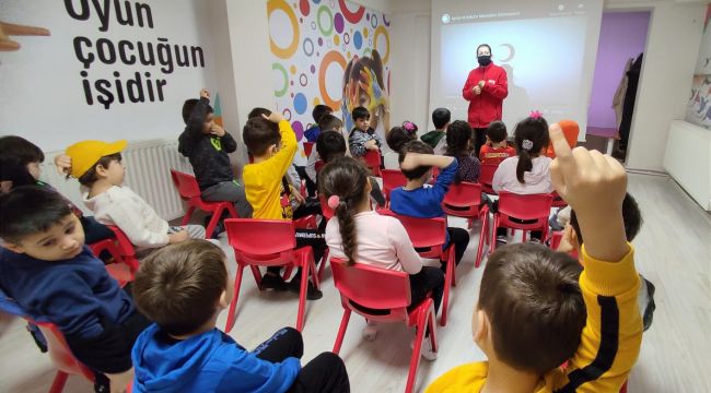 BİN ÖĞRENCİYE, TÜRK KIZILAY'IN FAALİYETLERİ ANLATILDI