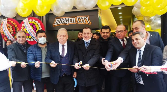 "BURGER CITY” TURGUTLU’DA AÇILDI
