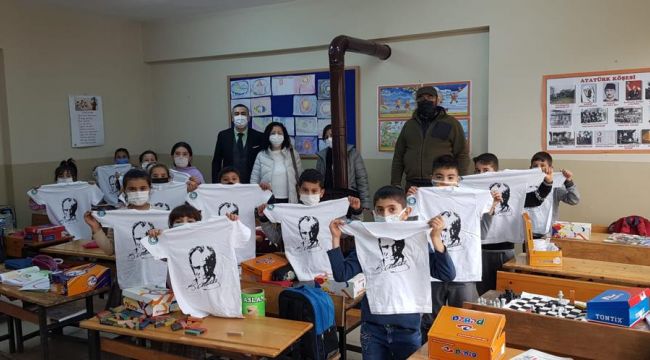 ERGÜN’DEN, TURGUTLU’DA ÖĞRENCİLERE SÜRPRİZ HEDİYE