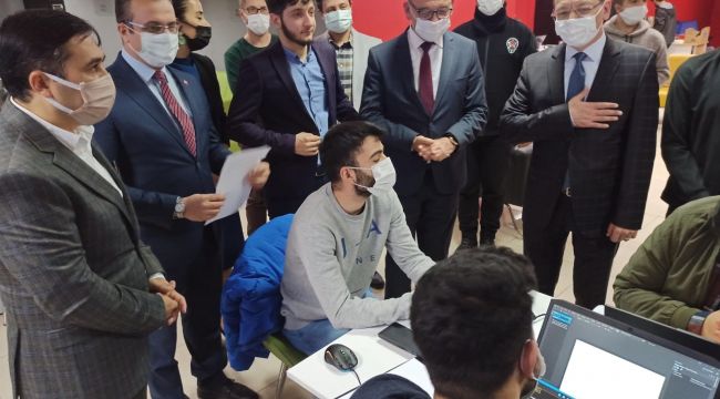 TURGUTLU’DA HACKATHON 2021 YARIŞMASI YAPILDI
