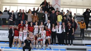 KADIN BASKETBOL EVİNDE KAZANDI