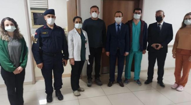 KAYMAKAM YILMAZ’DAN YILBAŞI GECESİ ÇALIŞAN PERSONELE ZİYARET