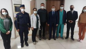 KAYMAKAM YILMAZ’DAN YILBAŞI GECESİ ÇALIŞAN PERSONELE ZİYARET