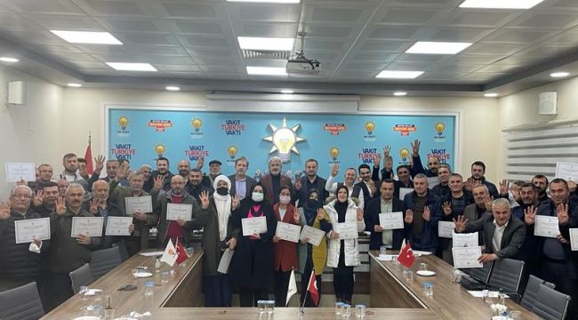 AK PARTİ TURGUTLU'DA "TEŞKİLAT AKADEMİSİ SERTİFİKALARI" VERİLDİ