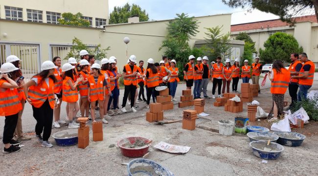 TUKSAD MANİSA’DA DUVAR ÖRME YARIŞMASI DÜZENLEDİ