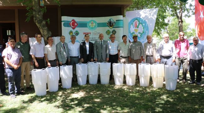 TURGUTLU'DA ÜRETİCİYE 5 BİN ADET KELTER DAĞITILDI