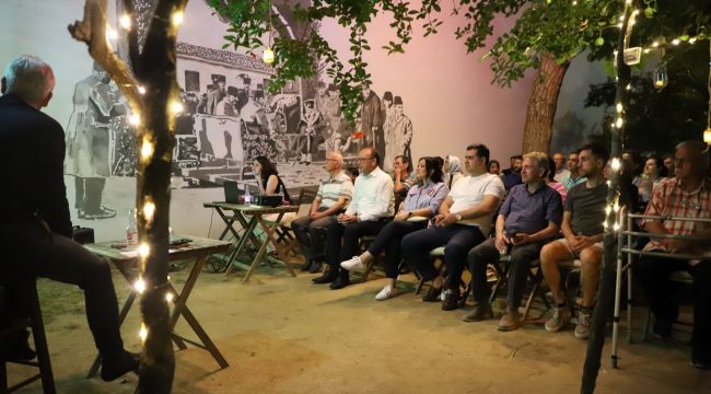 ATATÜRK’ÜN FOTOĞRAFÇISI AHMET HAMDİ BEY MÜZE SOHBETLERİNDE ANILDI