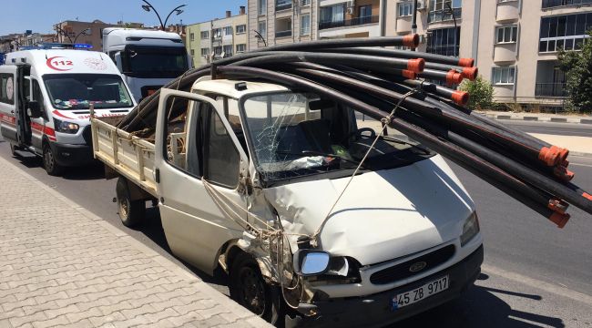 TURGUTLU’DA TRAFİK KAZASI; 2 ÇOCUK YARALANDI