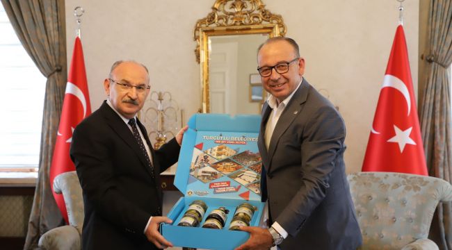 BAŞKAN ÇETİN AKIN’DAN VALİ YAŞAR KARADENİZ’E ZİYARET