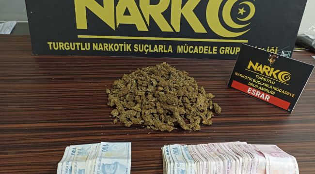POLİS UYUŞTURUCU TACİRLERİNİN PEŞİNİ BIRAKMIYOR; 4 TUTUKLAMA