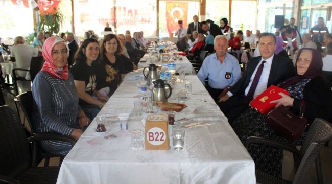 Şehit aileleri, gaziler ve gazi yakınları onuruna yemek verildi