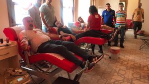 Turgutlu'da halk oyunları ekibinden kan bağışı