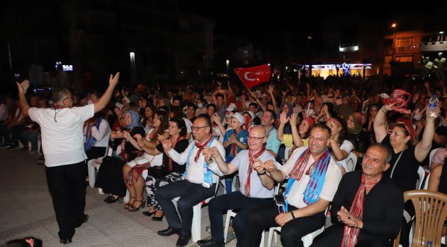TURGUTLU’DA KARADENİZ VE ERZURUM KÜLTÜRLERİ DOYASIYA YAŞANDI