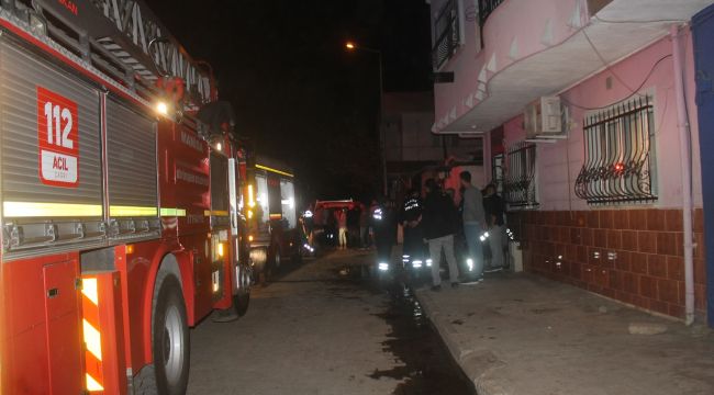 Apartman boşluğunda çıkan yangın paniğe neden oldu