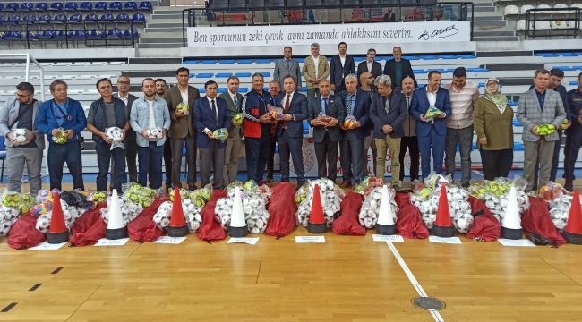 Bakanlıktan Turgutlu’daki okullara spor malzemeleri desteği