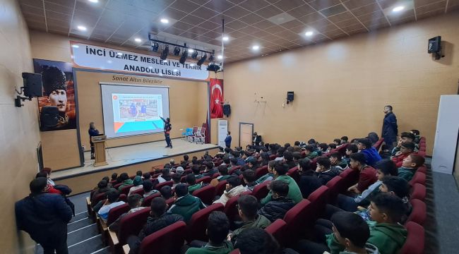 Büyükşehir İtfaiyesi Turgutlulu gençlerle buluştu