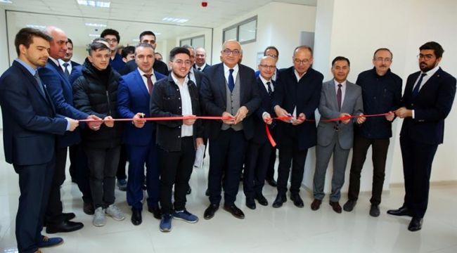 Hasan Ferdi Turgutlu Teknoloji Fakültesinde Laboratuvar Açılışları, Proje Sergisi ve Ödül Töreni Gerçekleştirildi