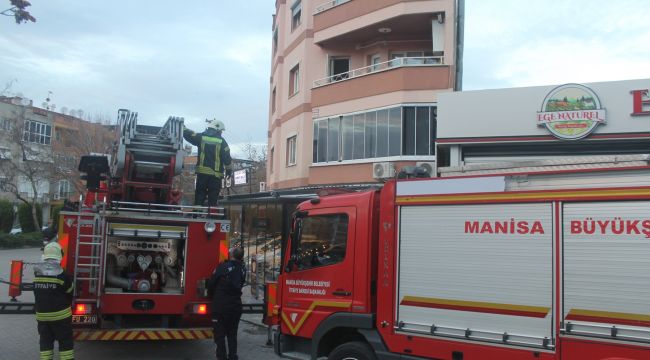İşyerinde çıkan yangın paniğe neden oldu