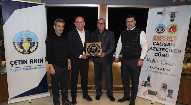 Gazeteciliğin çınarı Tuncel Yılmaz’a 50’nci yıl plaketi