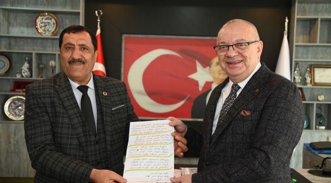 Muhtar Akar, şiiriyle Başkan Ergün’ü duygulandırdı