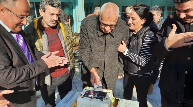 Şahin Ek'ten gazetecilere kutlama