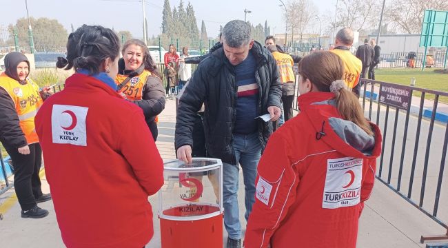 Salona alınmayan bozuk paralar Kızılay'a bağışlandı
