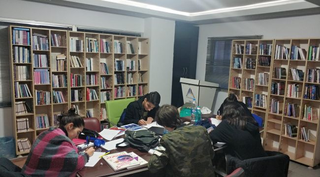 AKM kütüphanesinde yeni saat düzenlemesi