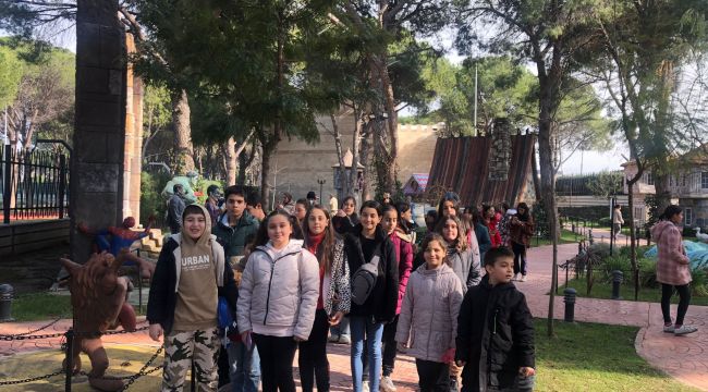 Başkan’dan spor okulu öğrencilerine karne hediyesi