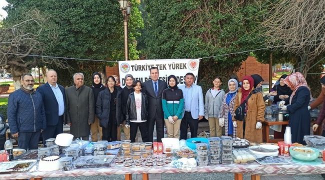 Öğrenciler depremzedeler için kermes düzenliyor