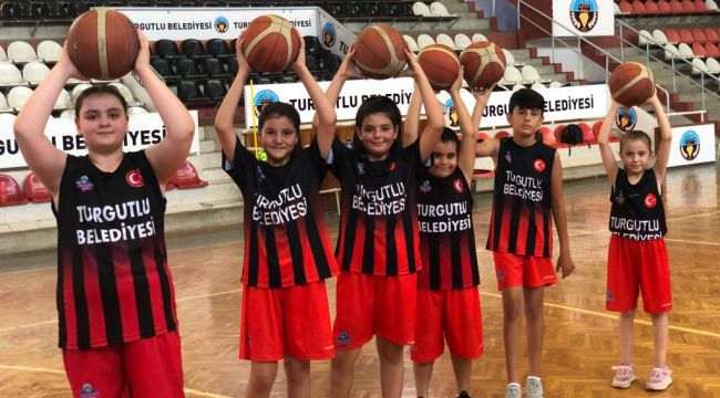 Spor Akademisi kapılarını depremzede çocuklara açtı