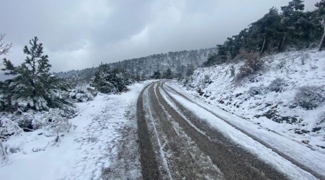 Turgutlu’da kar yağışı nedeniyle iki okulda taşımalı eğitime ara verildi