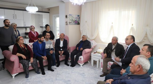 Turgutlu’ya gelen depremzede ailelere moral ziyareti