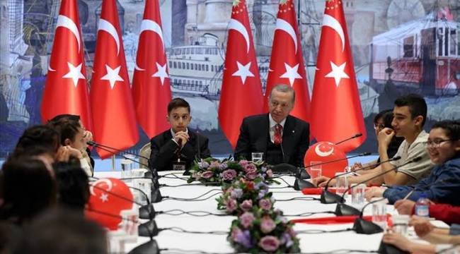 Cumhurbaşkanı Erdoğan, 23 Nisan’da depremzede çocukları kabul etti