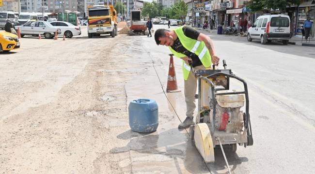 Avni Gemicioğlu Caddesinde Altyapı Çalışmaları Devam Ediyor