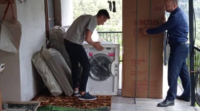 Büyükşehir, Evi Yanan Akhisarlı Ailenin Yüzünü Güldürdü