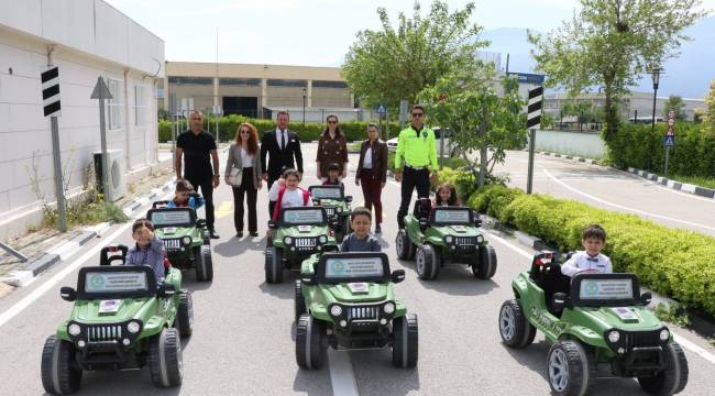 Büyükşehir’in Minik Öğrencileri Uygulamalı Trafik Eğitimi Aldı