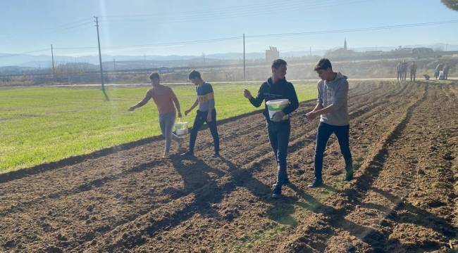 Çiftçiler, Büyükşehir’in Projesinden Yüksek Verim Aldı