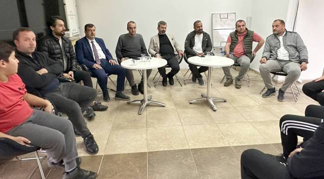 Gökhan Akın ve Yönetimi Teknik Heyet ile Futbolcularla Tanıştı