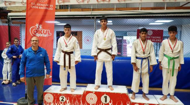 Manisa'da Anadolu Yıldızlar Ligi Judo İl Seçmeleri yapıldı