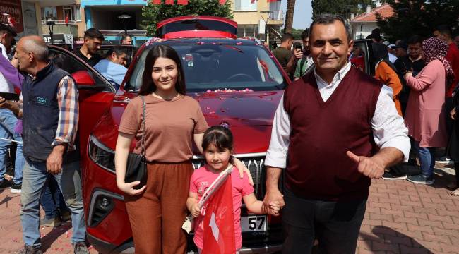 Türkiye’nin Otomobili TOGG Ahmetli’de Büyük İlgi Gördü