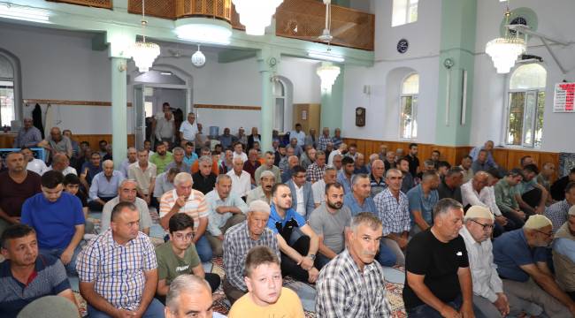 Başkan Çelik Yeşilköy’de vatandaşlarla bayramlaştı