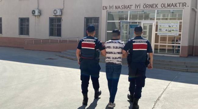 JANDARMADAN MANİSA'DA ARANAN ŞAHISLARA YÖNELİK ÇALIŞMA