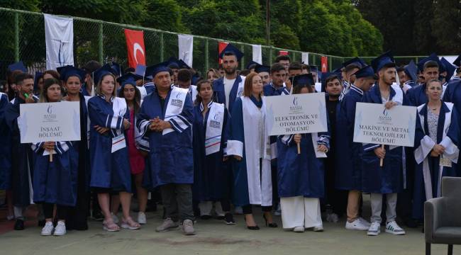 Manisa CBÜ Turgutlu MYO’da Mezuniyet Coşkusu