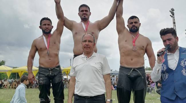 YAĞLI GÜREŞTE YUNUSEMRE FIRTINASI ESTİ