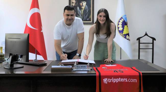 Yağmur Öztürk Yuvasına Kaptan Olarak Geri Döndü