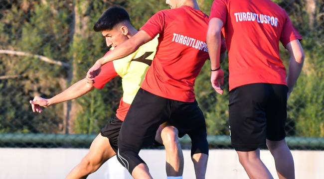 TURGUTLUSPOR TOPBAŞI YAPTI