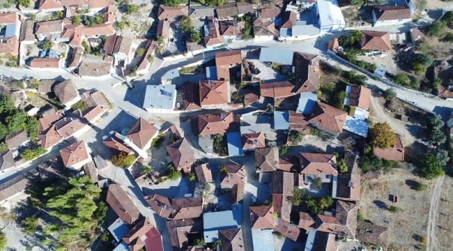 Alt ve Üstyapısı Yenilenen Sırtköy Mahallesi’nden Başkan Cengiz Ergün’e Teşekkür