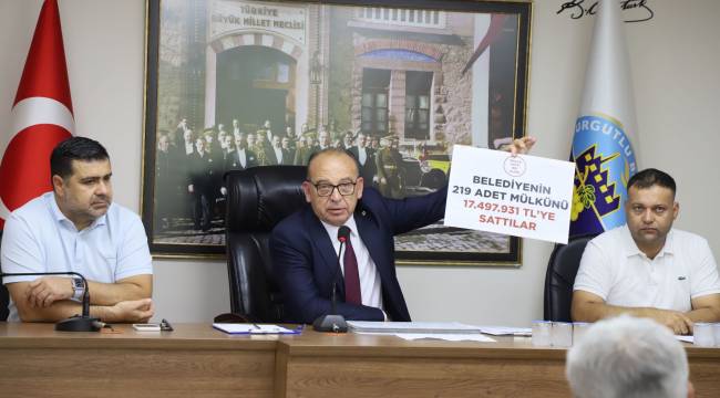 Başkan Çetin Akın: “Onlar gibi hazırı satmadık, miras yemedik biz”