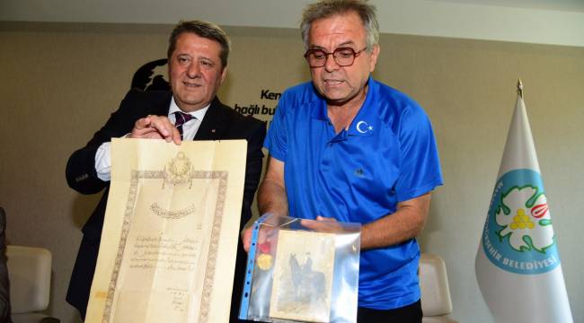 Manisa Kurtuluş Müzesinde Sergilenecek İlk Eserler Bağışlandı