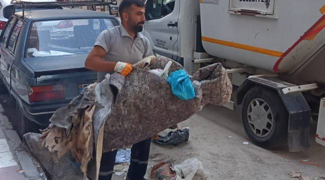 ŞEHZADELER BELEDİYESİ  KENT MERKEZİNDE DETAYLI TEMİZLİK ÇALIŞMALARINA BAŞLADI